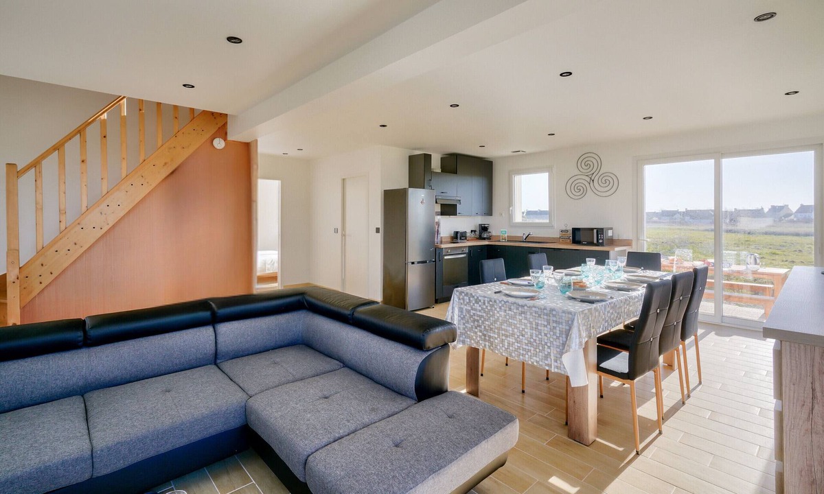 Penmarch Ski Chalet | Breton stay for 7 with view of Eckmühl lighthouse