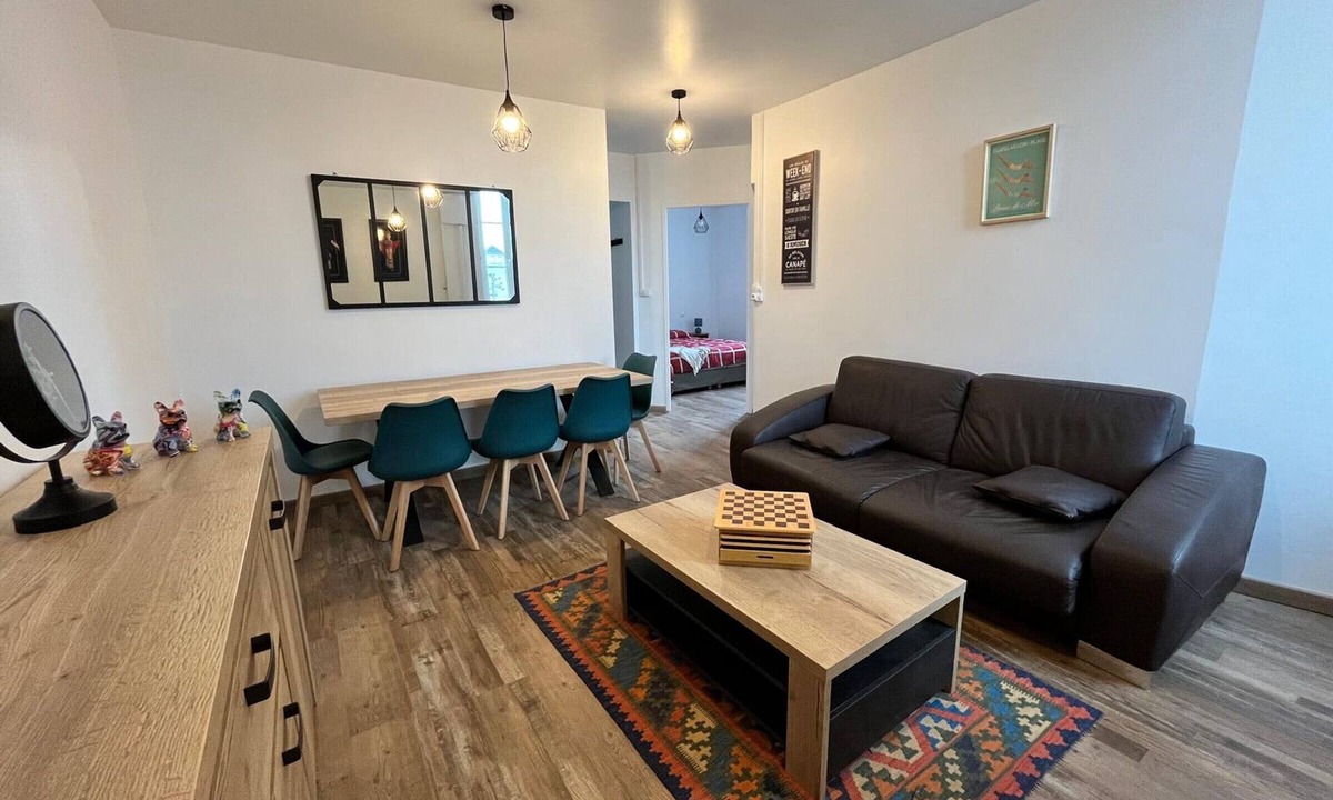 Quartier du Casino Apartment | Bright 2-bed apartment near beach & shops