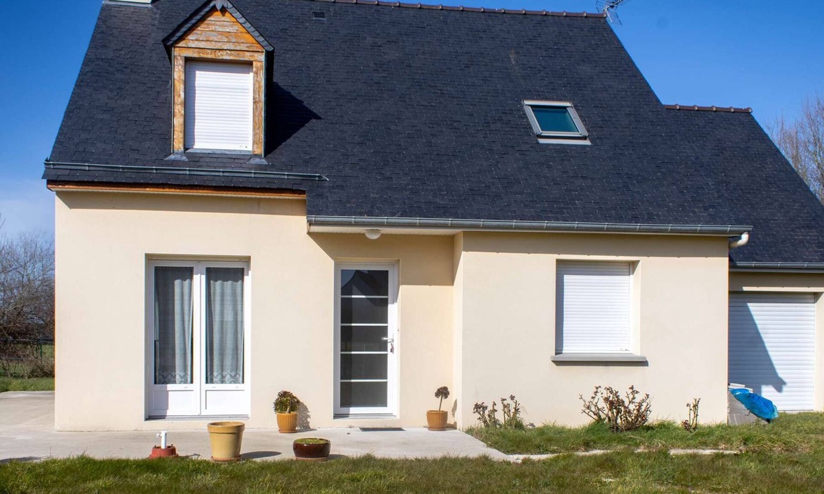 Pleherel-Plage-Vieux-Bourg House | Bright house with enclosed garden in Fréhel | 8 guests | Ref 304