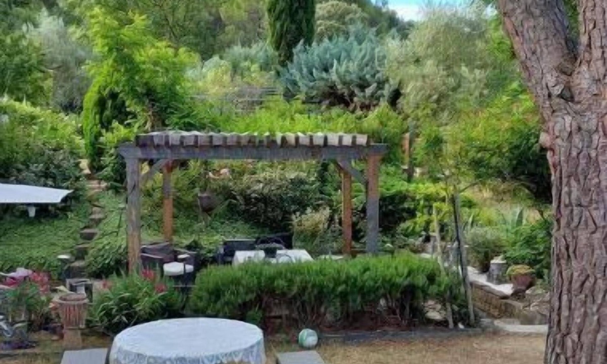 Vaison-la-Romaine Apartment | Bright, quiet apartment with private pool