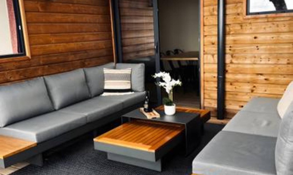 Le Dramont House | Bungalow 'Sunset Lodge' with Sea View, Shared Pool and Air Conditioning