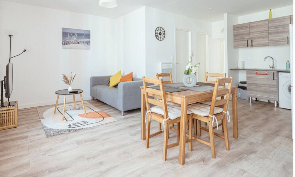 Centre Ville Apartment | Cœur de Pau - Parking included - L'Unique