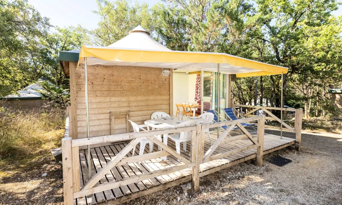 Crayssac Ski Chalet | Campsite Les Reflets du Quercy * - Chalet Family - 2 bedrooms 5 people