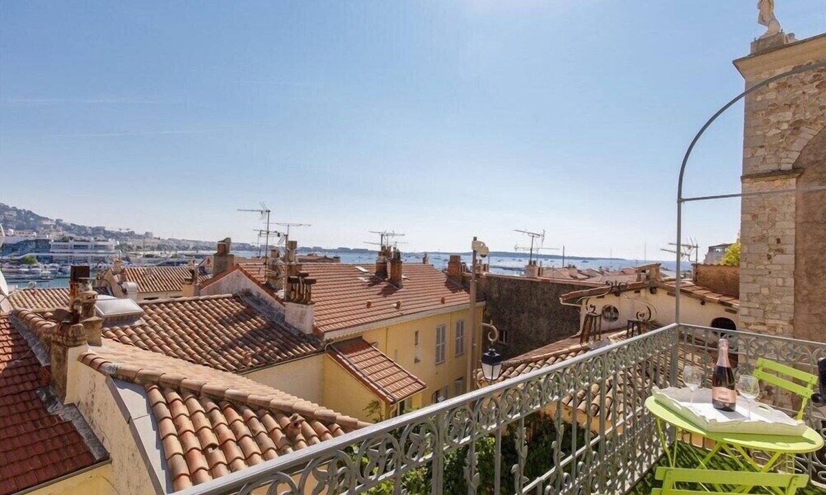 Le Suquet Apartment | Cannes Balconies & Views | Beach & Palais within walking distance