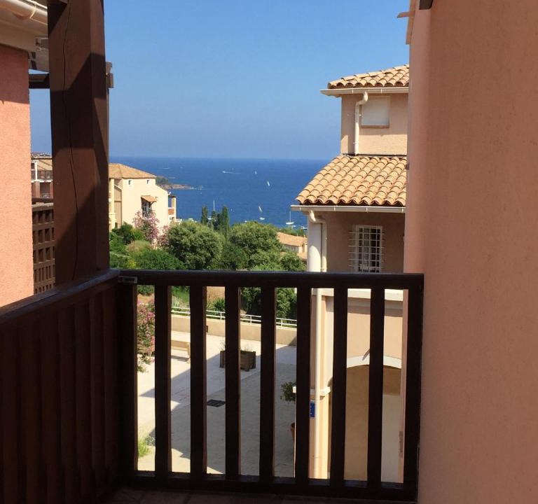Le Dramont Apartment | Cap Esterel 2 pièces Climatisé 4-5pers Piscines Parking Draps Wifi