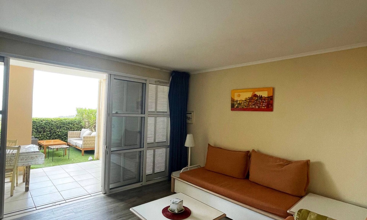 Cap Esterel Apartment | Cap Esterel: 2-room garden, pool access