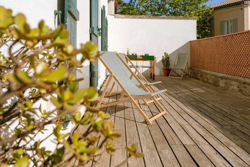La Garde Apartment | Casa Amore - Bas de Villa avec Terrasse proche des Plages