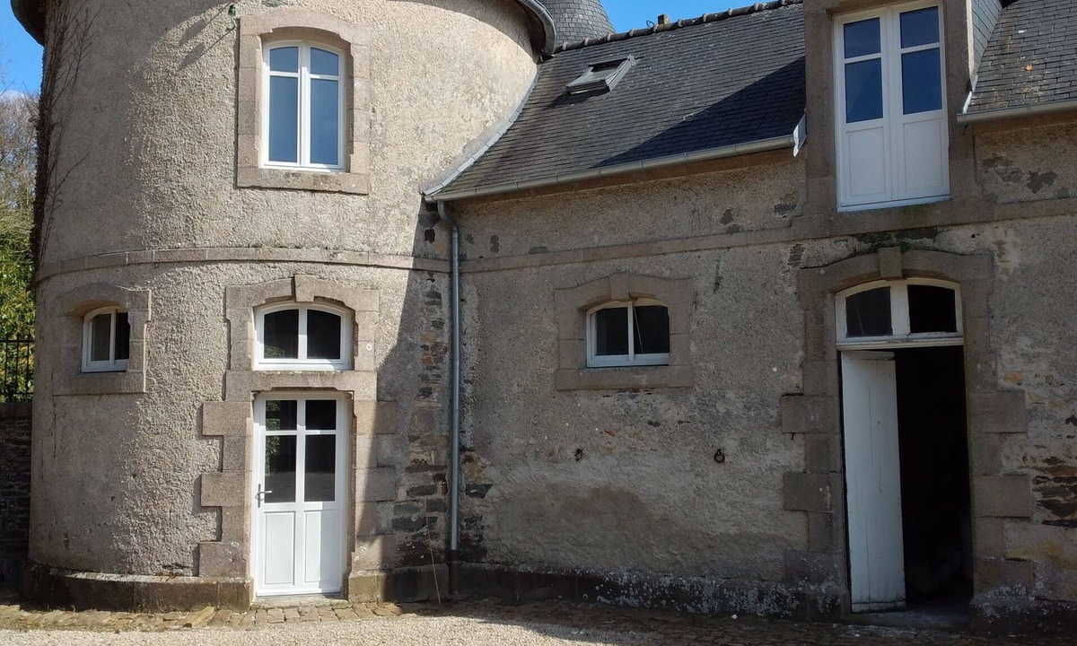 Morlaix House | Castle outbuilding sleeps 6