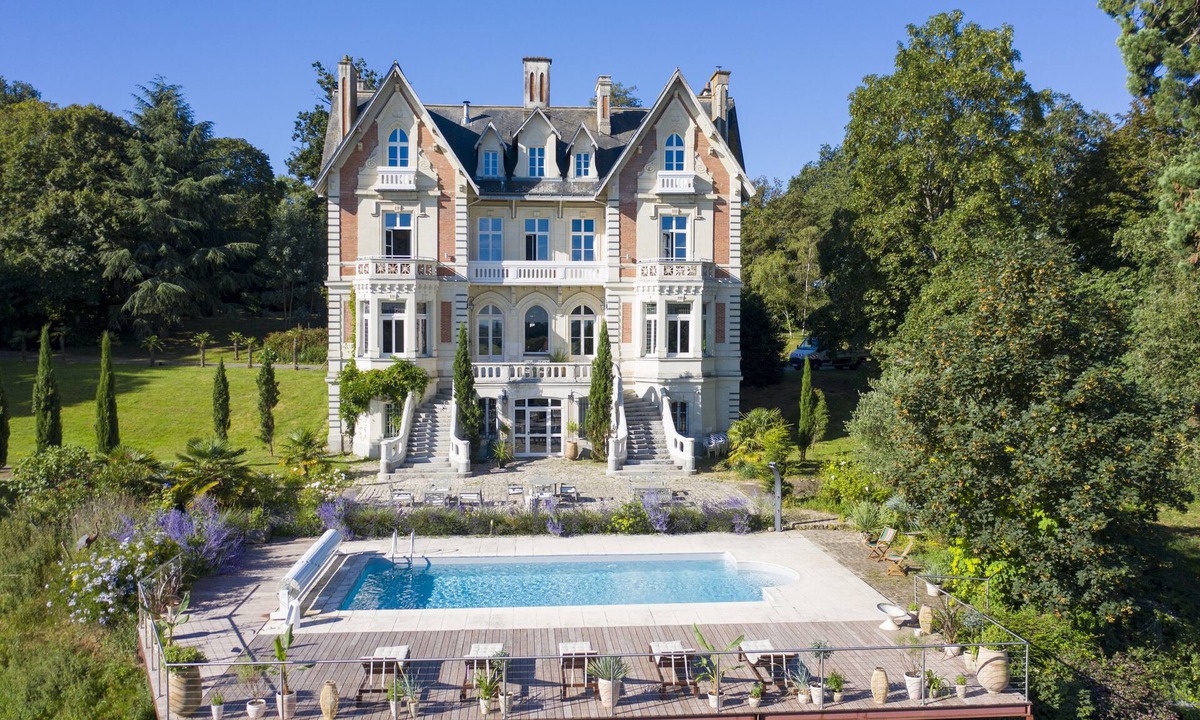 Les Hauts de Saint-Aubin Hotel | Château des Forges