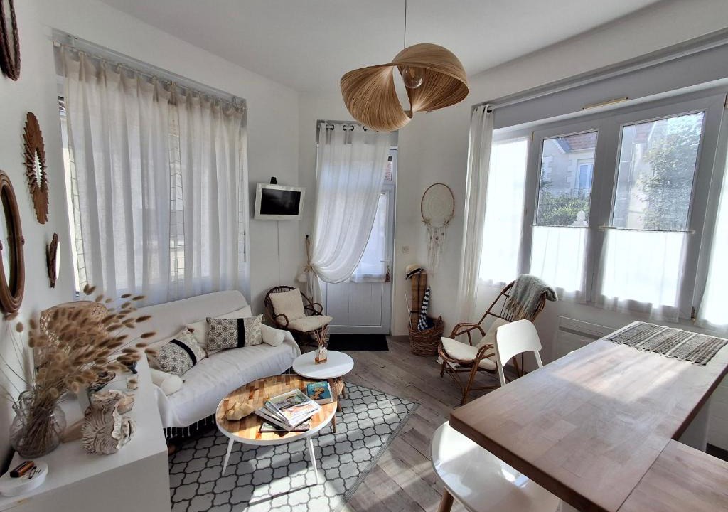Quartier du Casino Apartment | Châtelaillon-Centre : Appart 50m Plage - FR-1-706-38