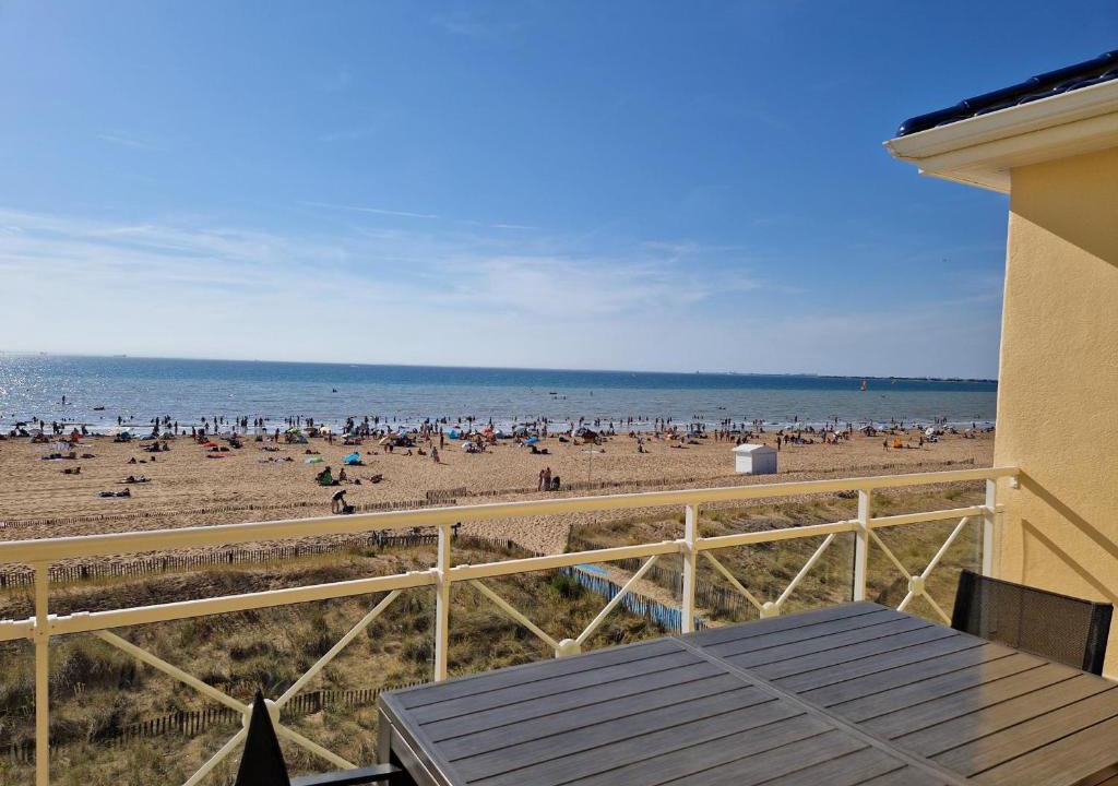 Port District Apartment | Châtelaillon-Plage: Appartement 4 pièces, 6 pers, terrasse, WIFI - FR-1-706-11