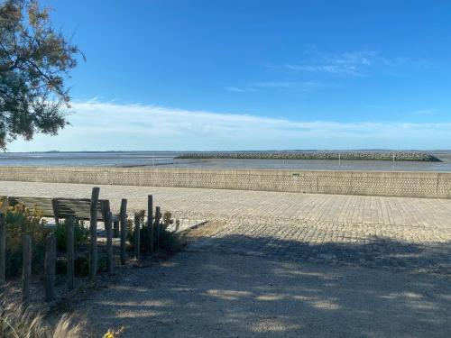 Quartier des Boucholeurs House | Châtelaillon-Plage, maison de pêcheur en front de mer