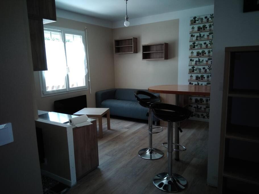 Saintes Apartment | Chaillot 6