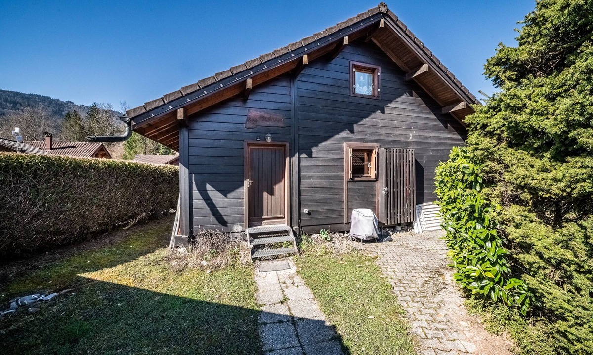 Verchaix Ski Chalet | Chalet “6p Classique - Les Biches”: Mountain View, Private Terrace & Wi-Fi