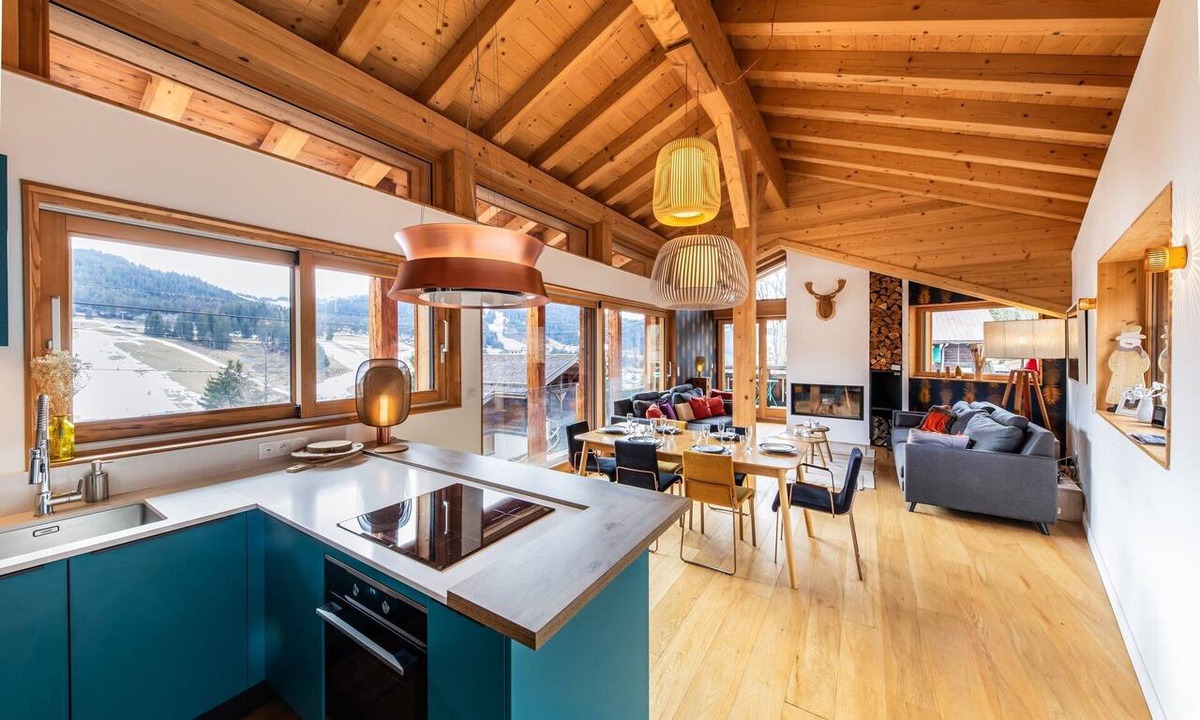 Les Gets Ski Chalet | Chalet Cocoon| Les Gets | Ski-In/Ski-Out | Jacuzzi