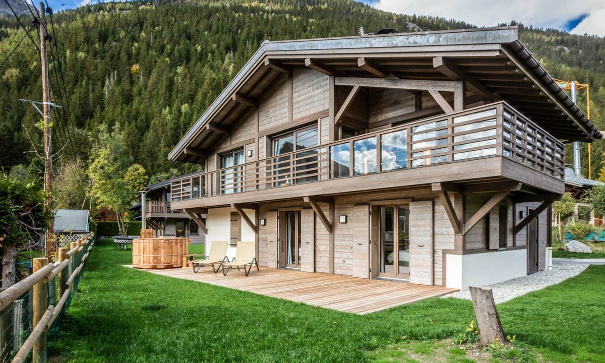 Les Tines Ski Chalet | Chalet Etoile: lovely brand new four bedroom chalet