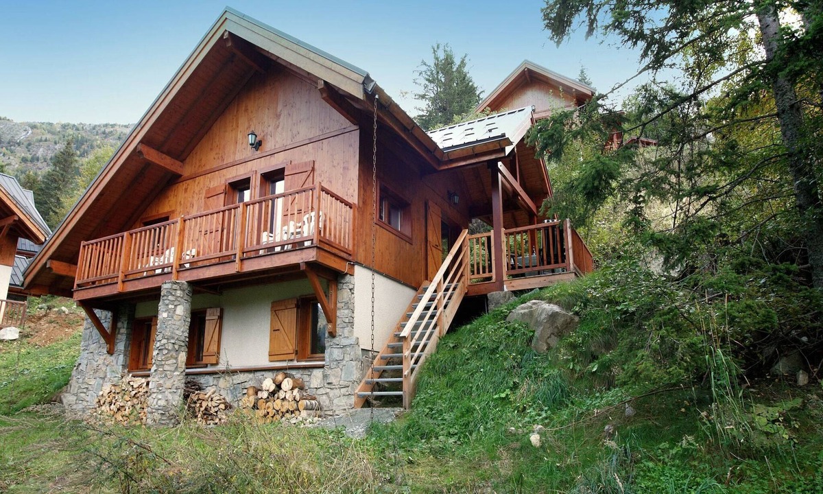 Oz-en-Oisans Ski Chalet | Chalet in Alpe d’Huez near Ski Lift