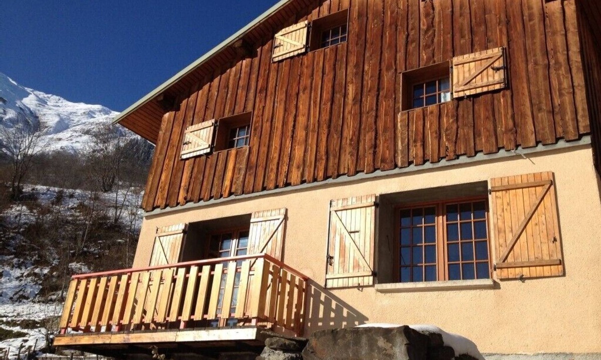 Saint-Jean-de-Belleville Ski Chalet | Chalet in Savoyard village