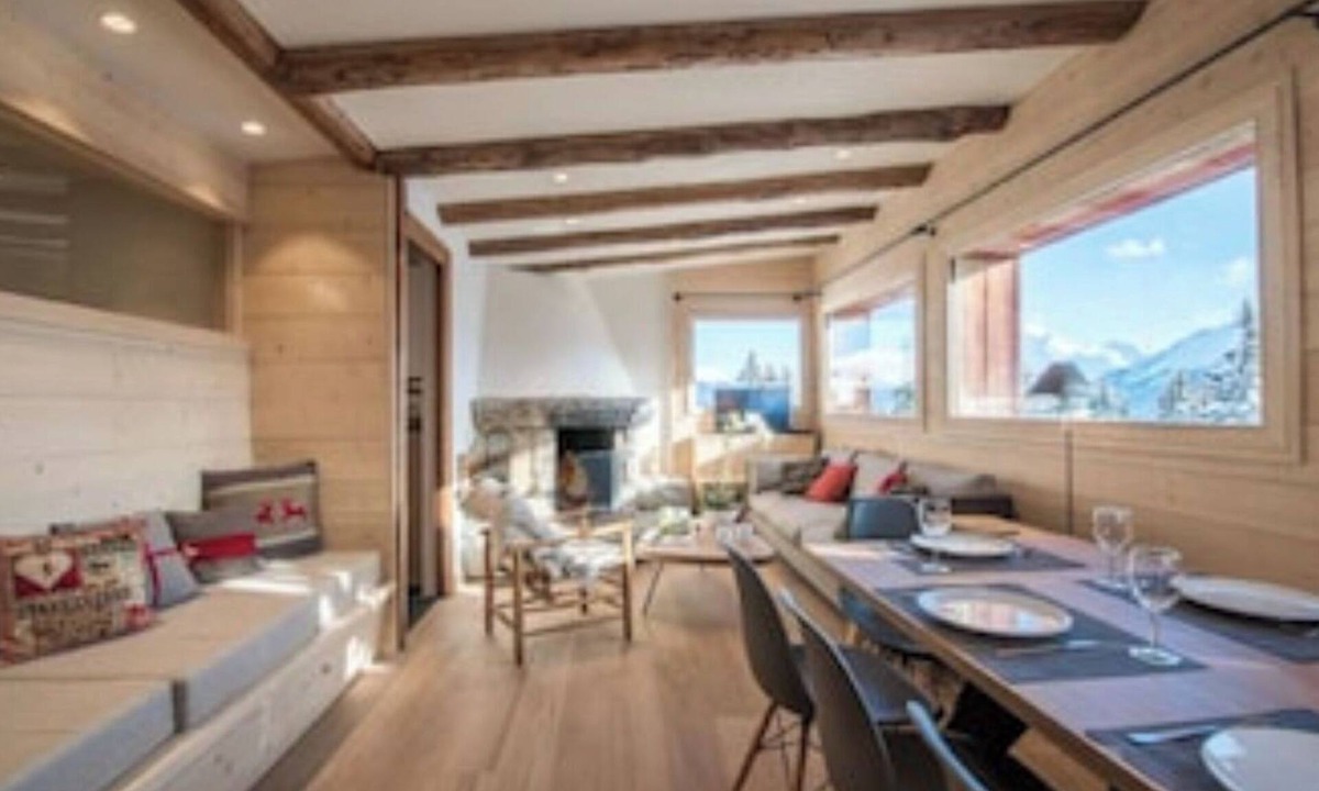 Courchevel Ski Chalet | Chalet Les Carlines