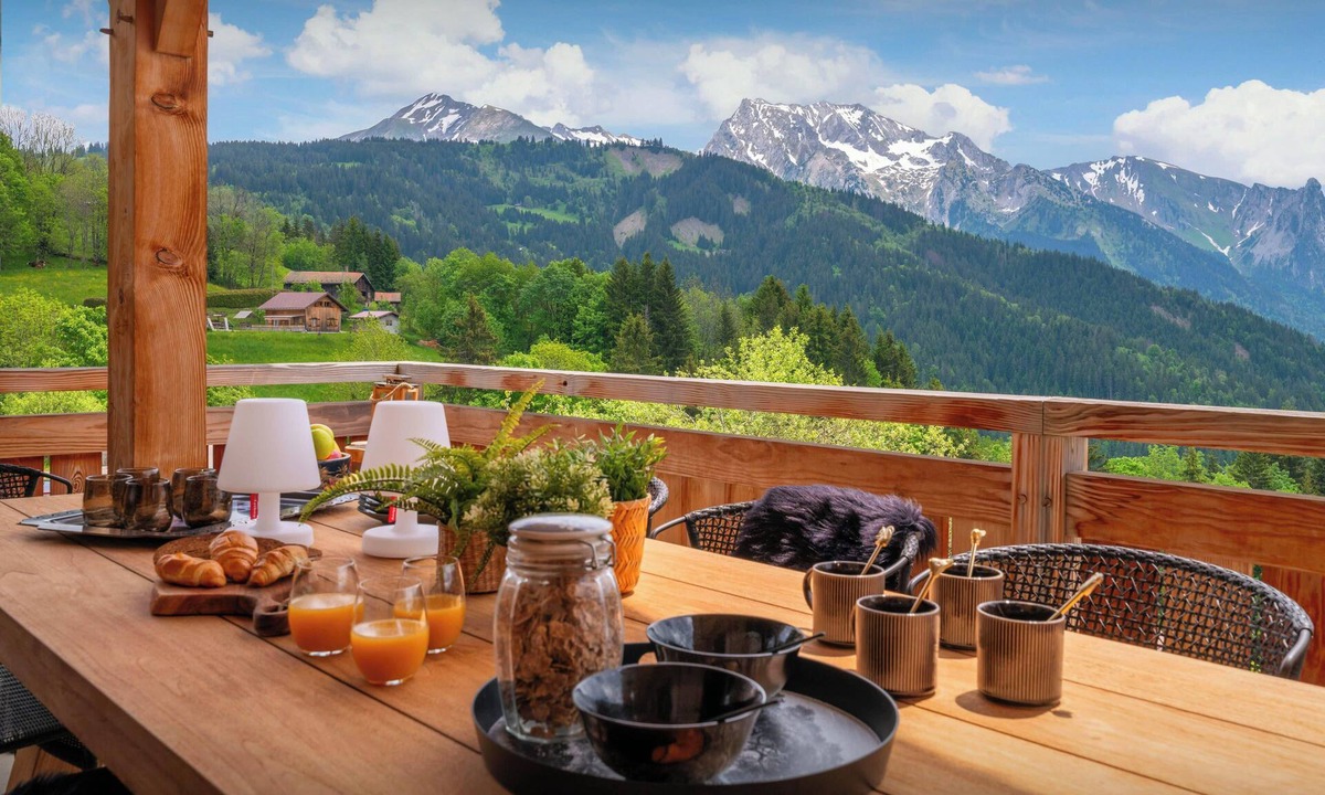 Manigod Ski Chalet | Chalet Sivara - Aravis mountains stay for 6 - OVO Network