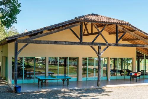 Bretagne-d'Armagnac House | Chalets Camping Lacs d'Armagnac
