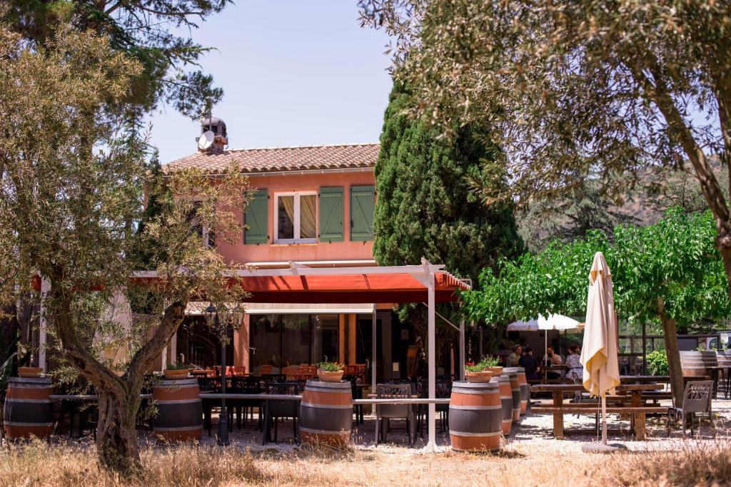 Cucugnan Hotel | Chambres à la Table du Curé