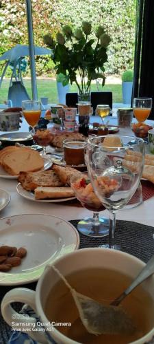 Acigne Bed & Breakfast | Chambres d'hôtes Les Chênes