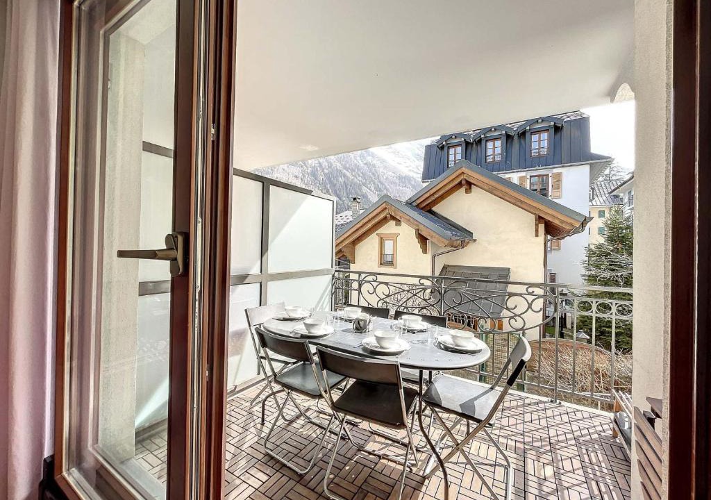 Chamonix City Centre Apartment | Chamonix centre, 64m², 6 pers., 2 chambres, parking - FR-1-507-14
