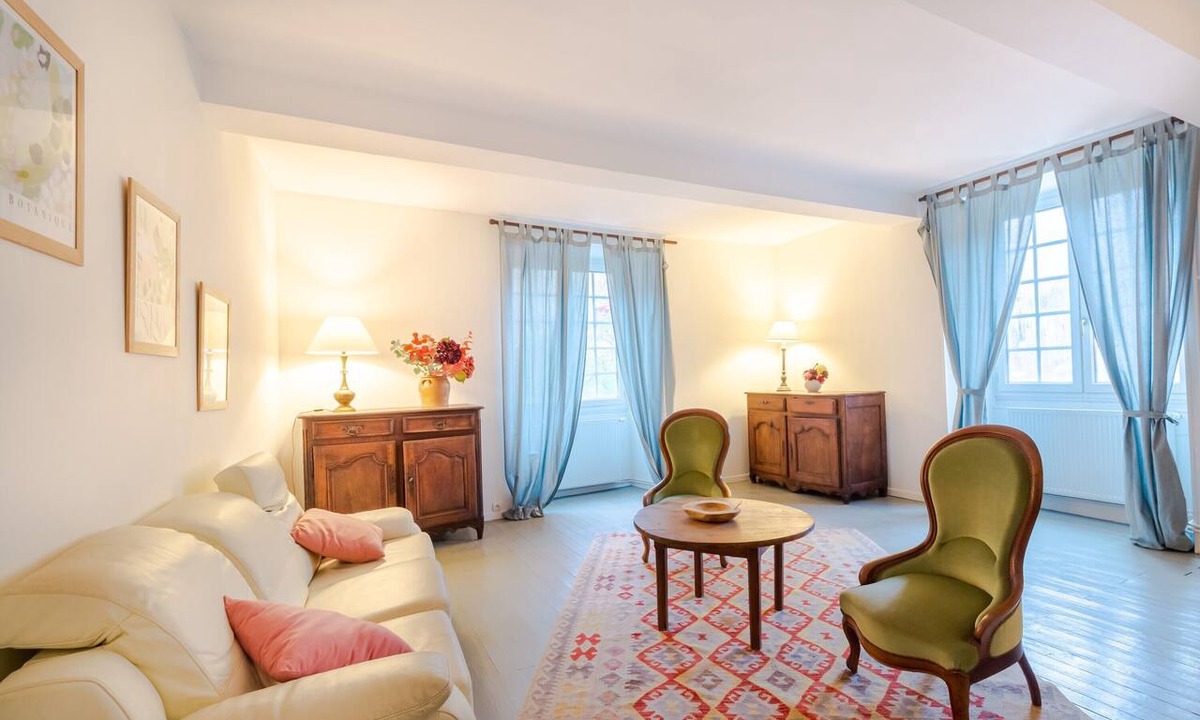 Bourdeilles Apartment | Charm and Elegance Apartment in Bourdeilles