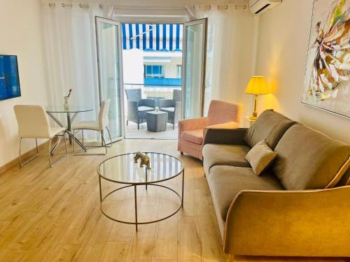 Riou - Petit Juas - Av de Grasse Apartment | Charmant Studio climatisé centre Cannes