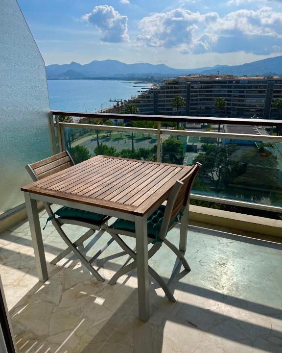 Cannes La Bocca Apartment | Charmant studio vue mer - Cannes