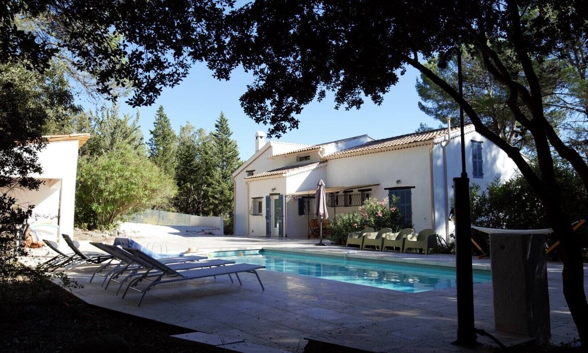 Lorgues Villa | Charming 5* listed Provencal house 5 bedrooms, 4 bath and private swimming pool