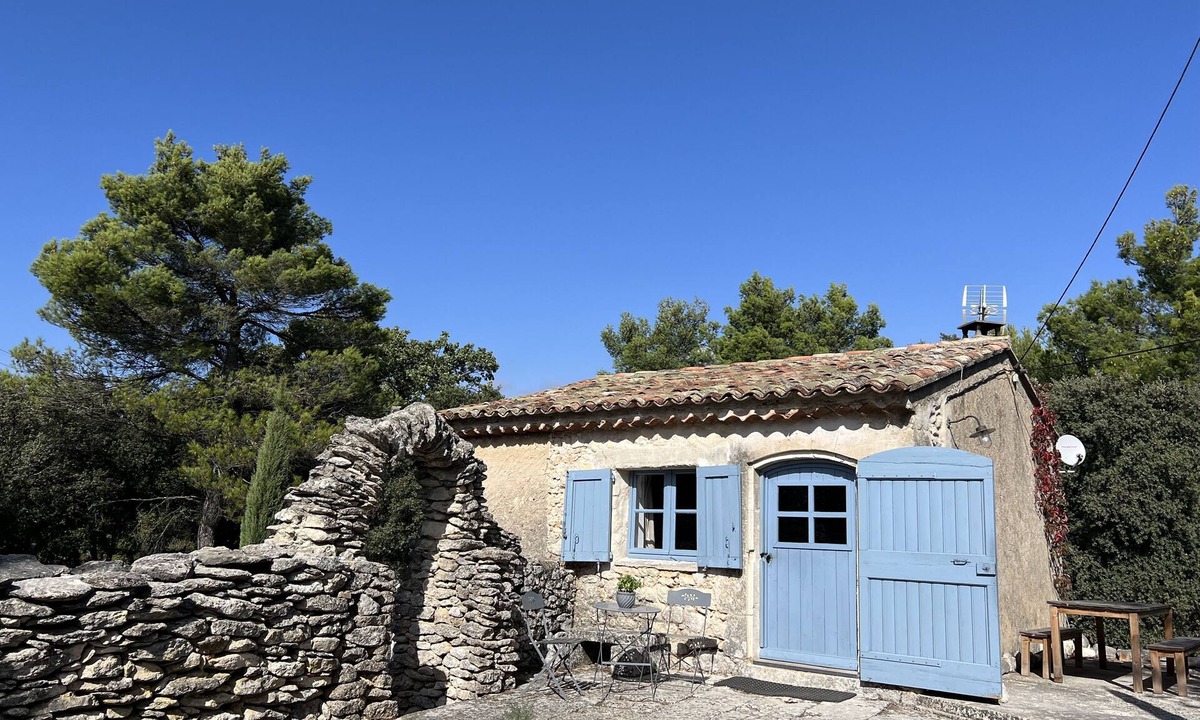 Lacoste House | Charming, authentic cabanon all to yourself on almost 7000 m2 of land