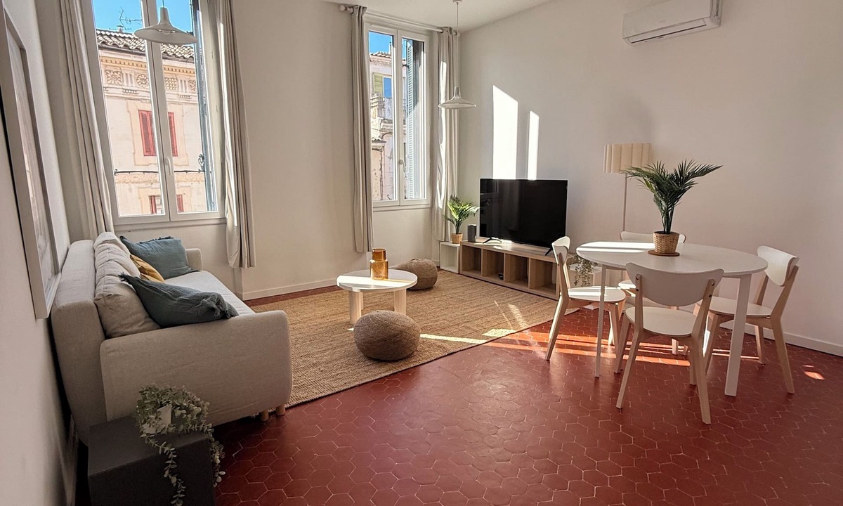 Aubagne Apartment | Charming, bright T2, close to amenities