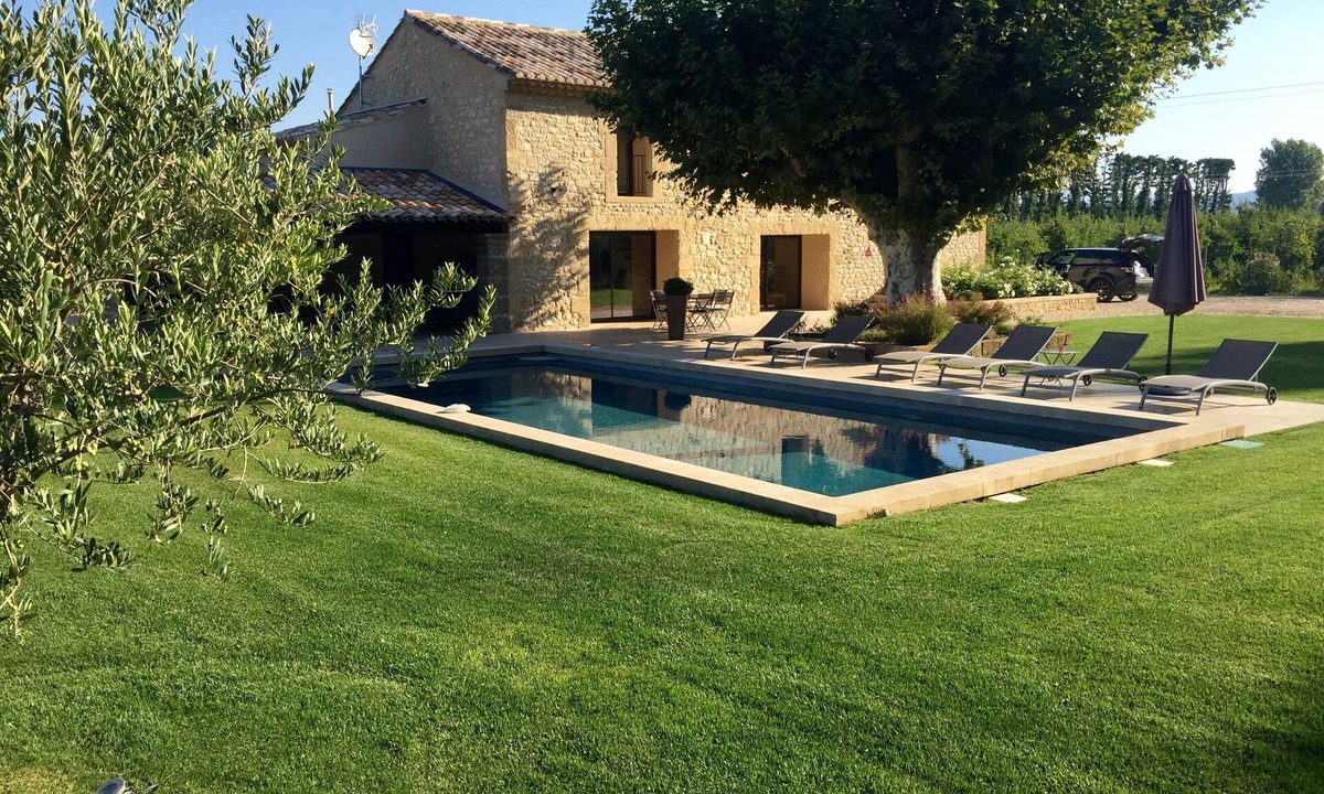 Le Thor House | CHARMING CONTEMPORARY MAS IN THE COUNTRYSIDE