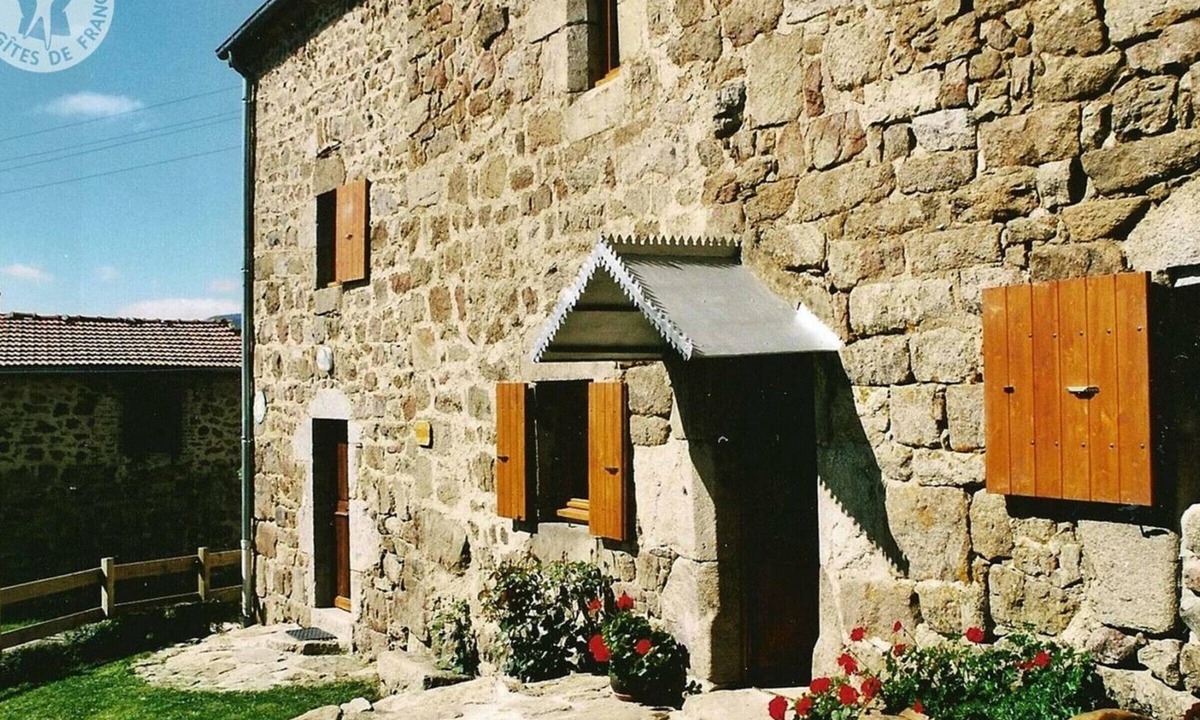 Burdignes Cottage | Charming cottage with fireplace, wifi included