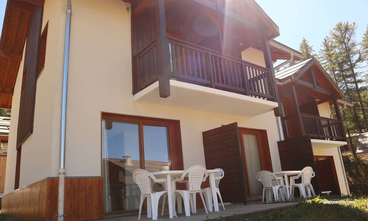 Les Orres Ski Chalet | Charming Duplex Chalet with Pool, Sauna, Hammam, Near Slopes - Sleeps 6
