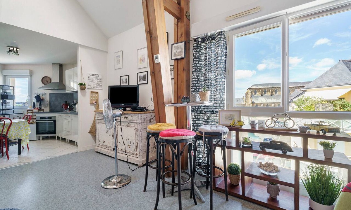 Pleurtuit House | Charming Duplex for Rent in City Center, 5 km from the Coast
