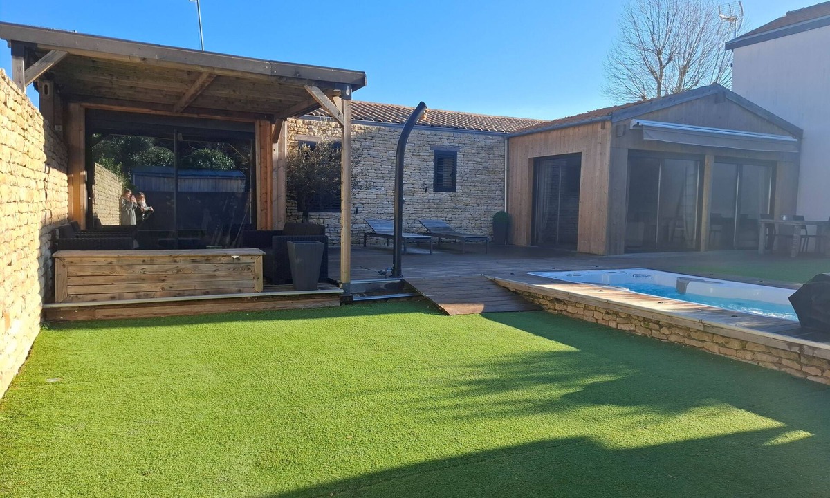 Quartier d'Orbigny House | Charming house near the beach with private swimming SPA