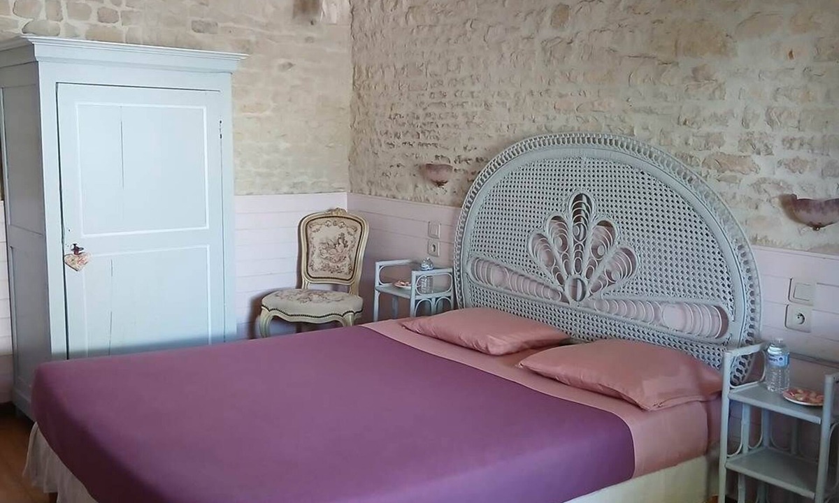 Andilly House | Charming room romantic La Rochelle