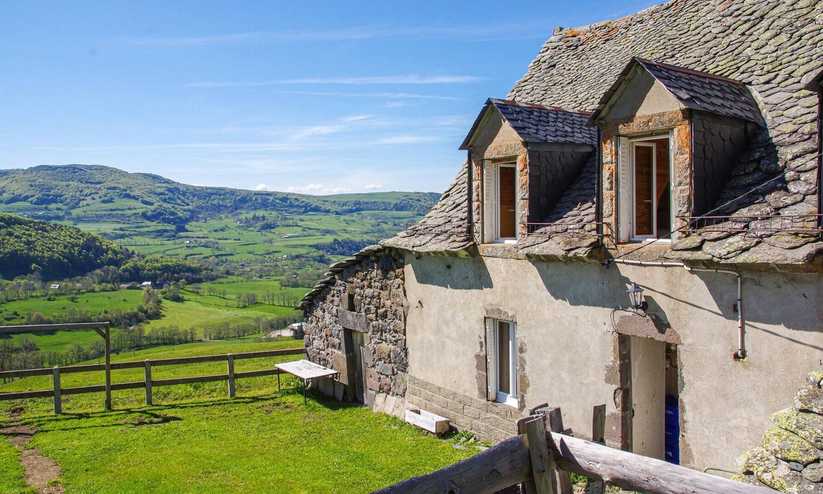 Cheylade House | Charming stone farmhouse at 1150 m altitude.