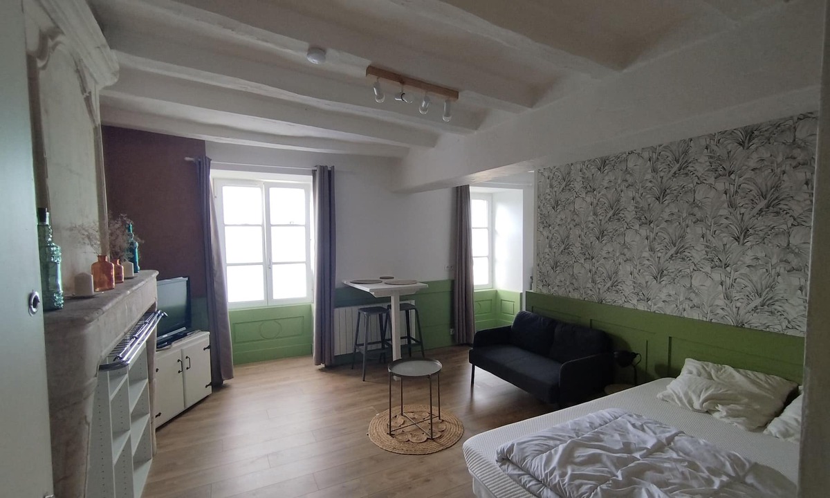 Le Vieil-Bauge Apartment | Charming studio at the foot of the twisted bell tower