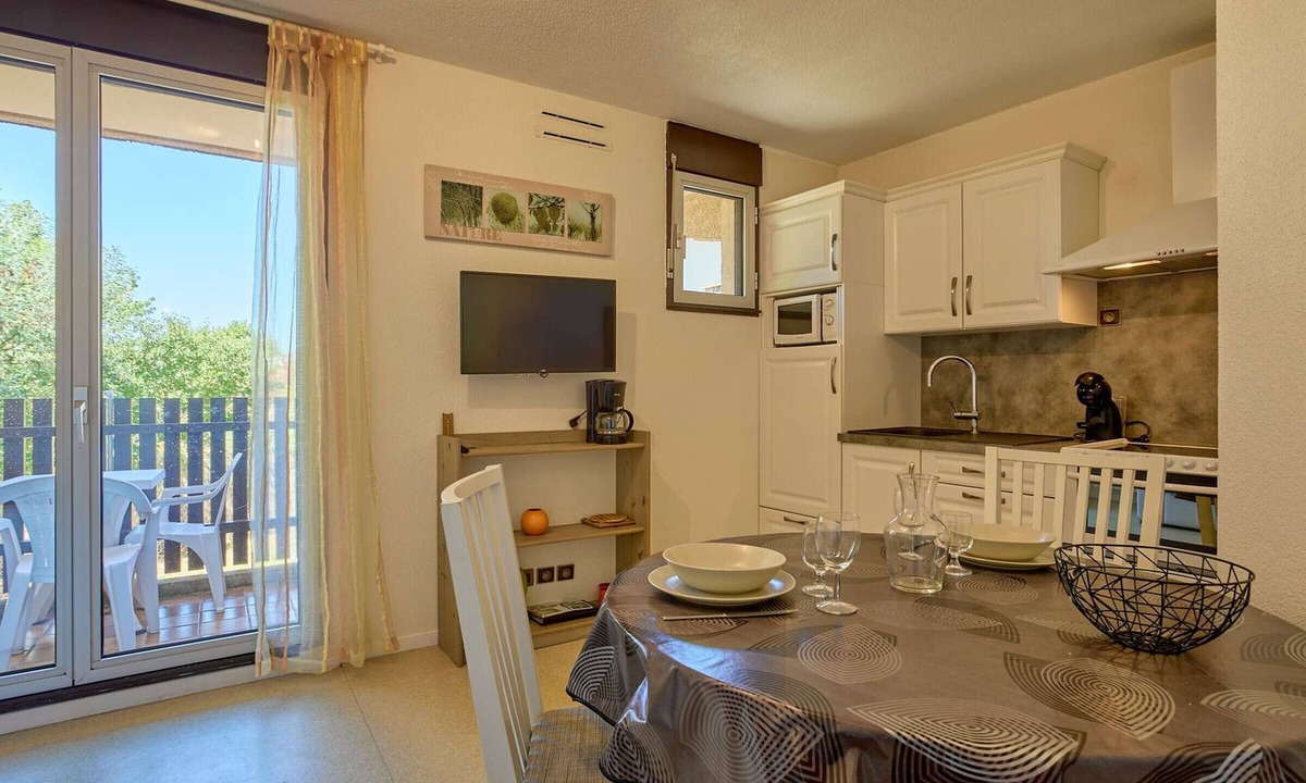 Barbotan-les-Thermes Apartment | Charming T2 with Balcony and Parking in Barbotan