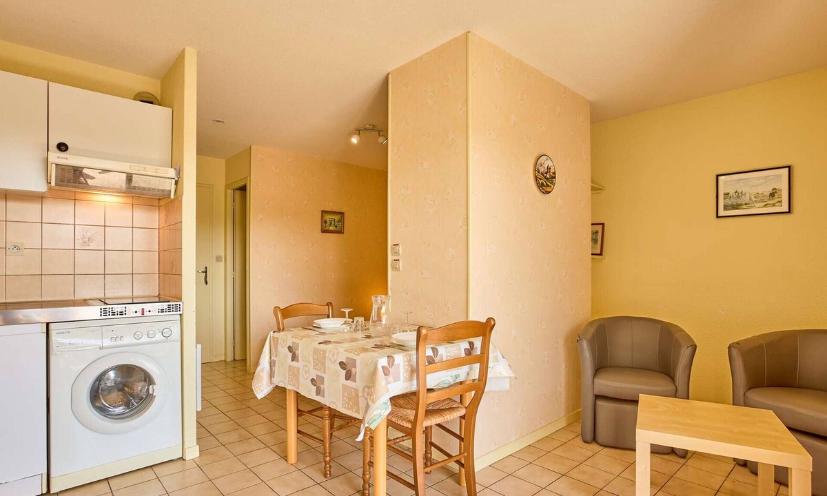 Barbotan-les-Thermes Apartment | Charming T1 bis with balcony and pets allowed in Barbotan