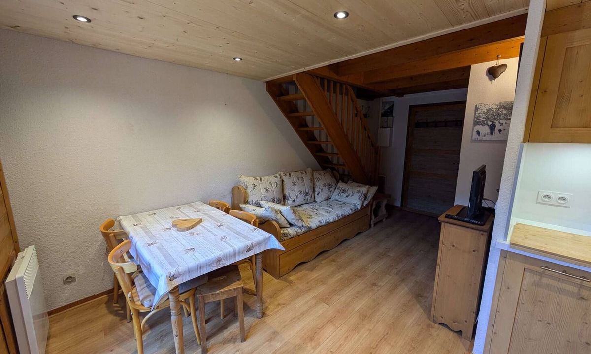 Areches Apartment | Charming triplex 6 pers. 50m from slopes in Arêches-Beaufort