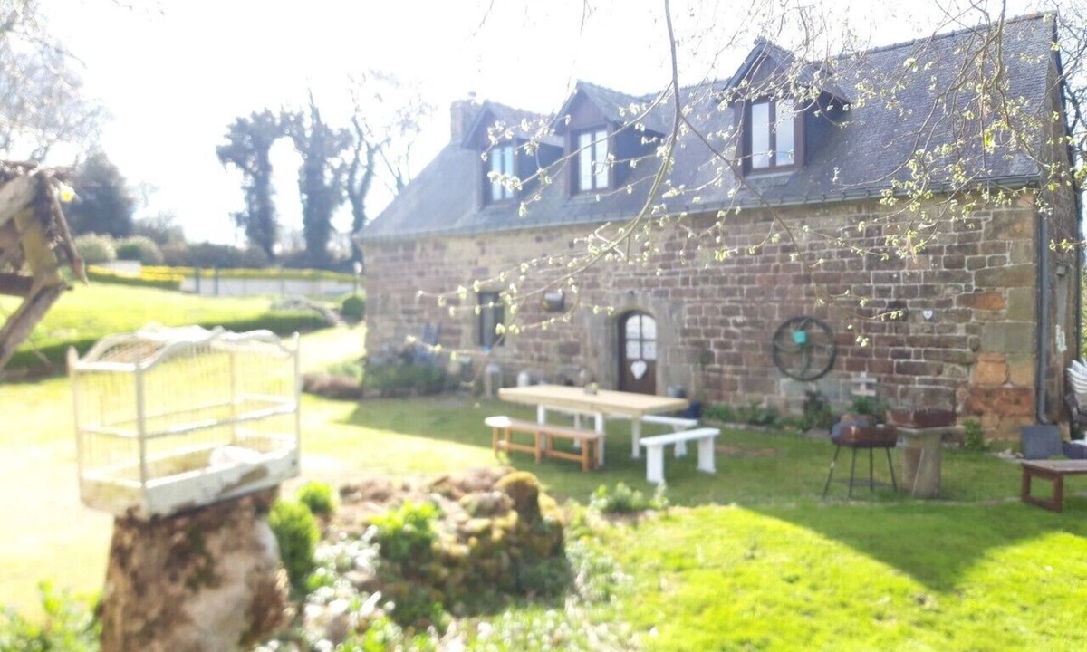 Langoelan House | -Chestnut - La Châtaigne-