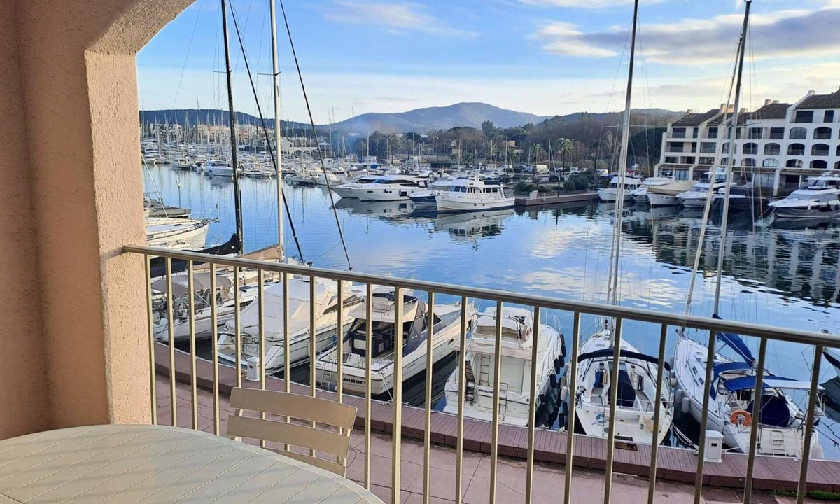 Port Cogolin Apartment | Close to Saint-Tropez – Apartment for 4 People with Marina View