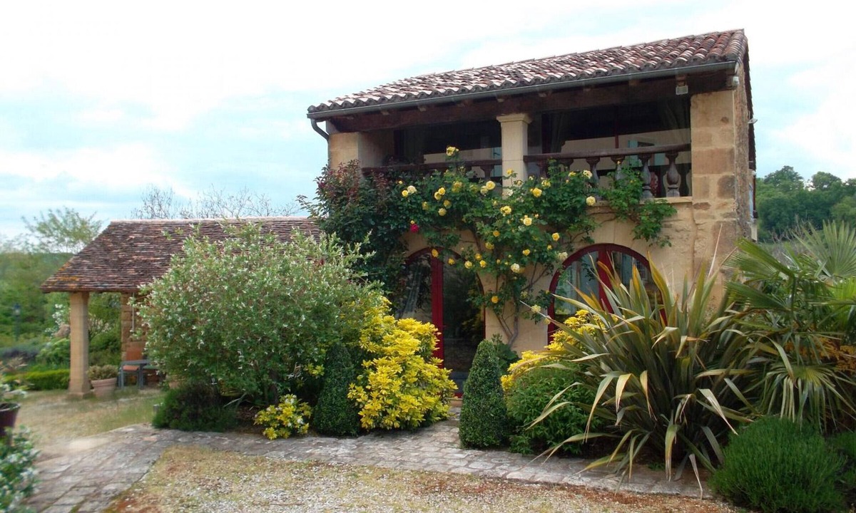 Saint-Sulpice-d'Excideuil Cottage | Comfortable House in Saint-Sulpice-d'Excideuil with Internet
