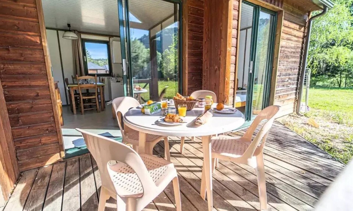 Saint-Germain-du-Teil Ski Chalet | COMFORT Chalet - 31 m² - 2 bedrooms, sleeps 6