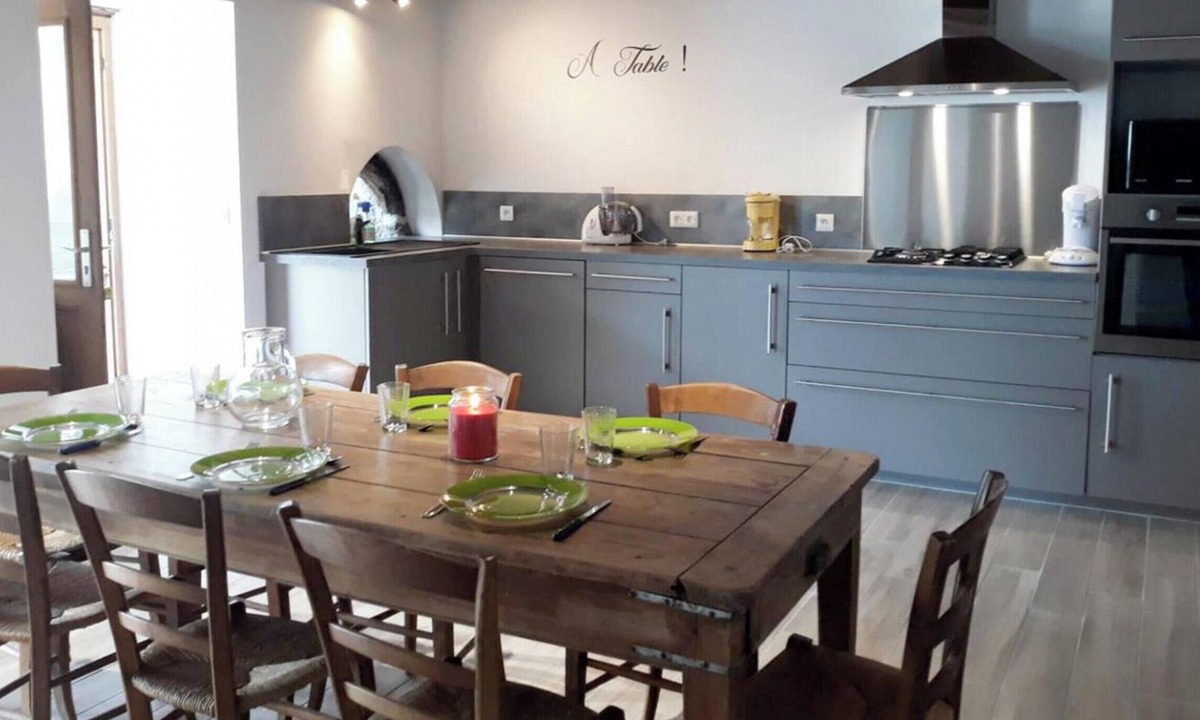 Cremeaux Cottage | Comfortable countryside cottage with terrace